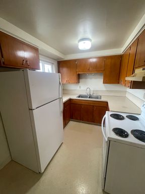 Large 2 Bedroom over looking the Golf Course!