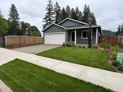 Must See 3 Bedroom with Fenced Yard! – photo 1