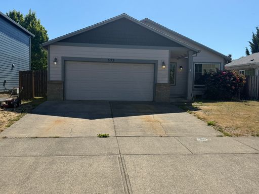 **MOVE IN SPECIAL** 4 Bedroom House near Timber Ridge school! – photo 1