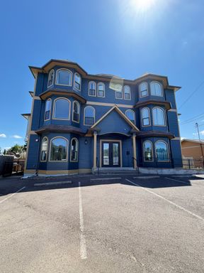 Large 2 Bedroom above a coffee shop!