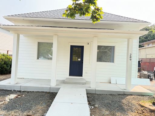 Newly Remodeled 3 Bedroom! – photo 1