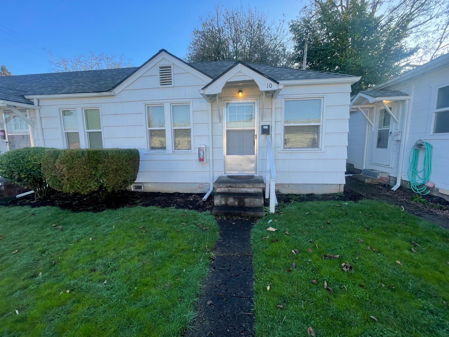 Lebanon Apartment: 530 Grove St