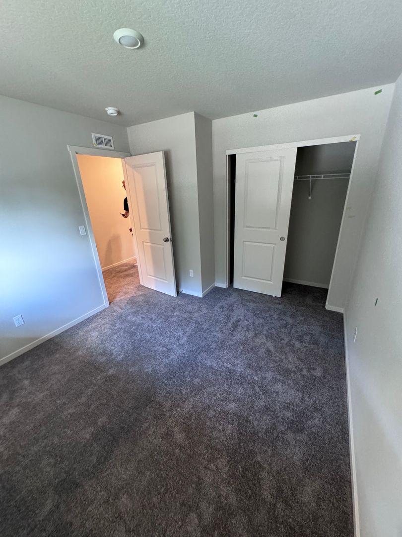 Lebanon House: 2051 Franklin St