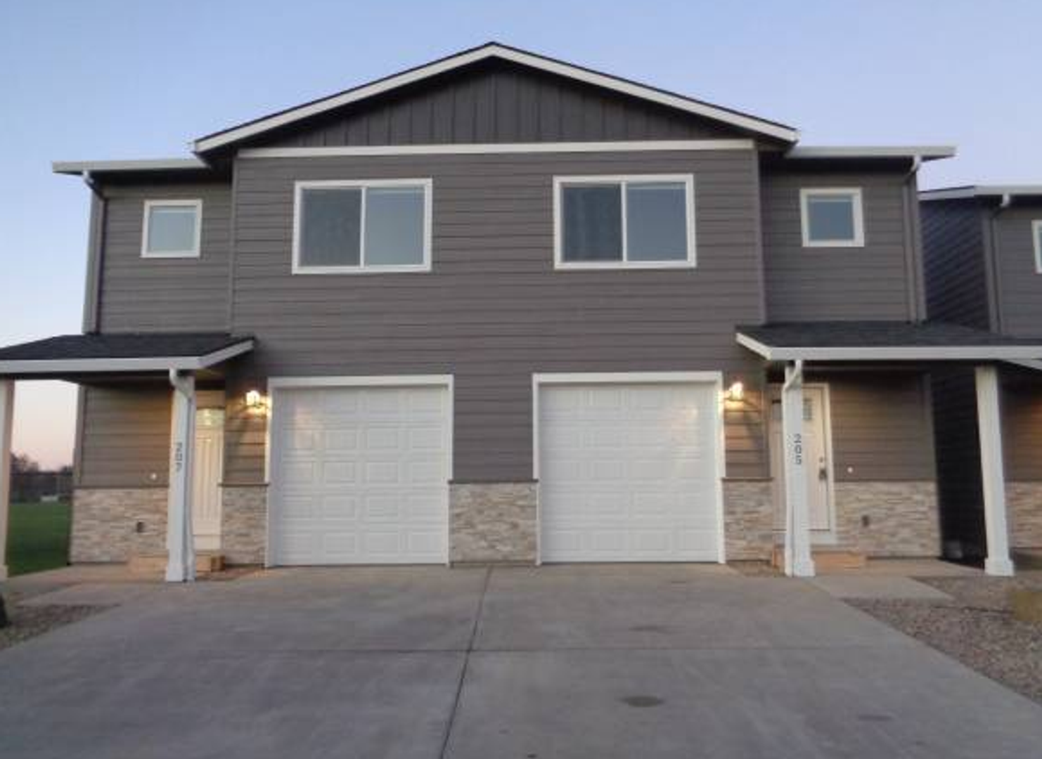 Lebanon Multiplex: 205 W. 'J' St.