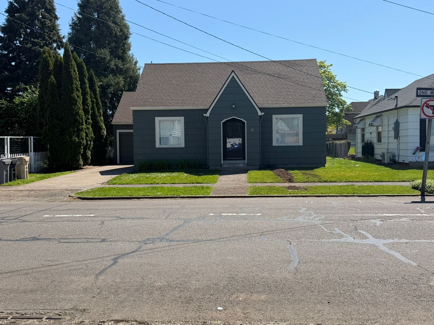 Lebanon House: 48 E. Carolina St.