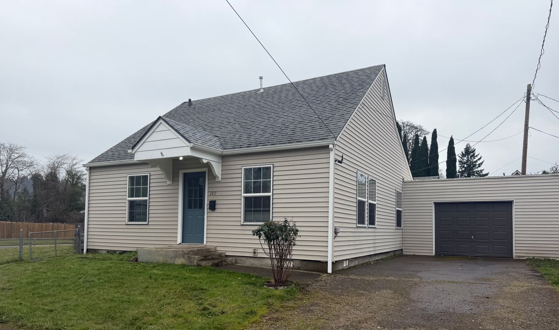 Lebanon Apartment: 260 E Sherman St