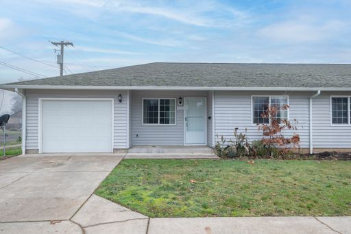 Pet Friendly Charming 2 bedroom Apartment in Lebanon!