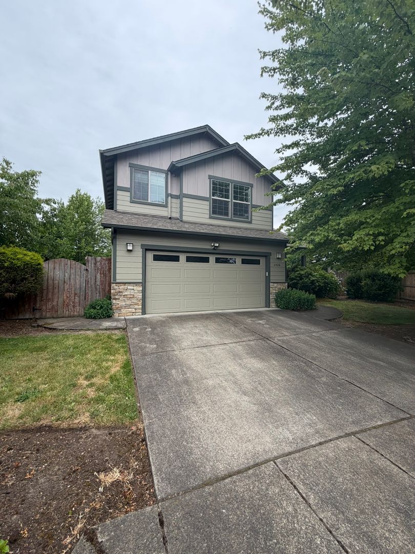 Lebanon House: 3426 Duck Pl.