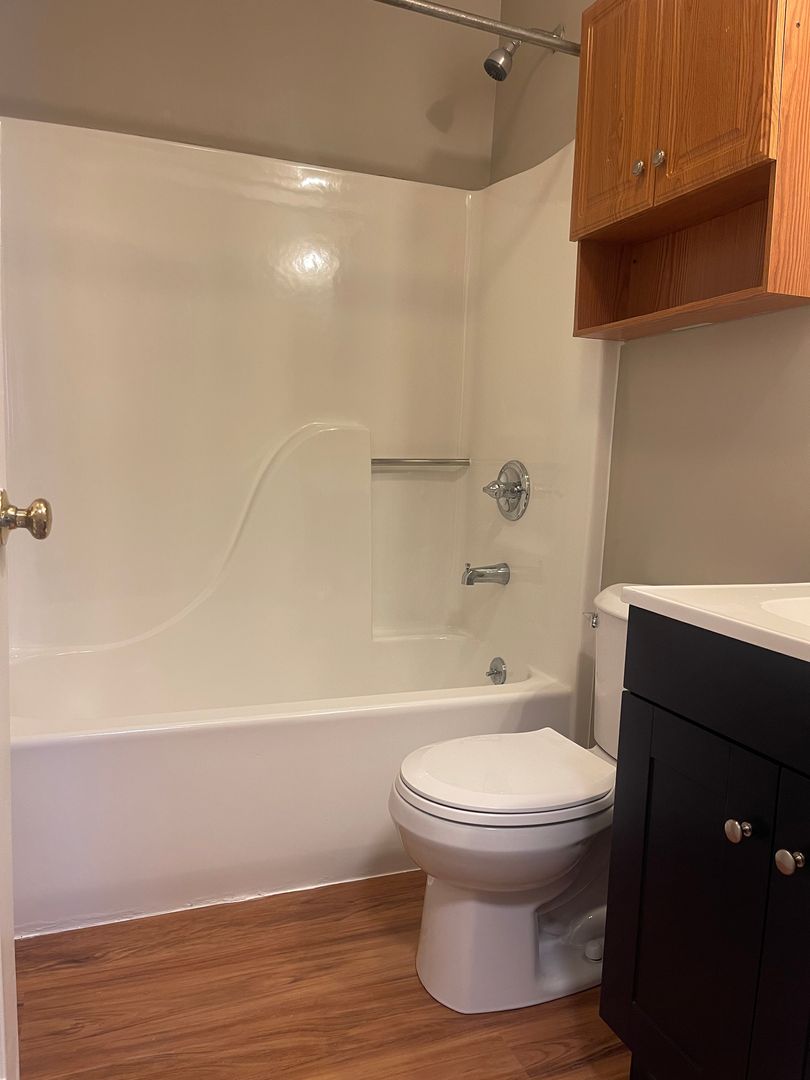 Meriden Condo: 289-291 Center st