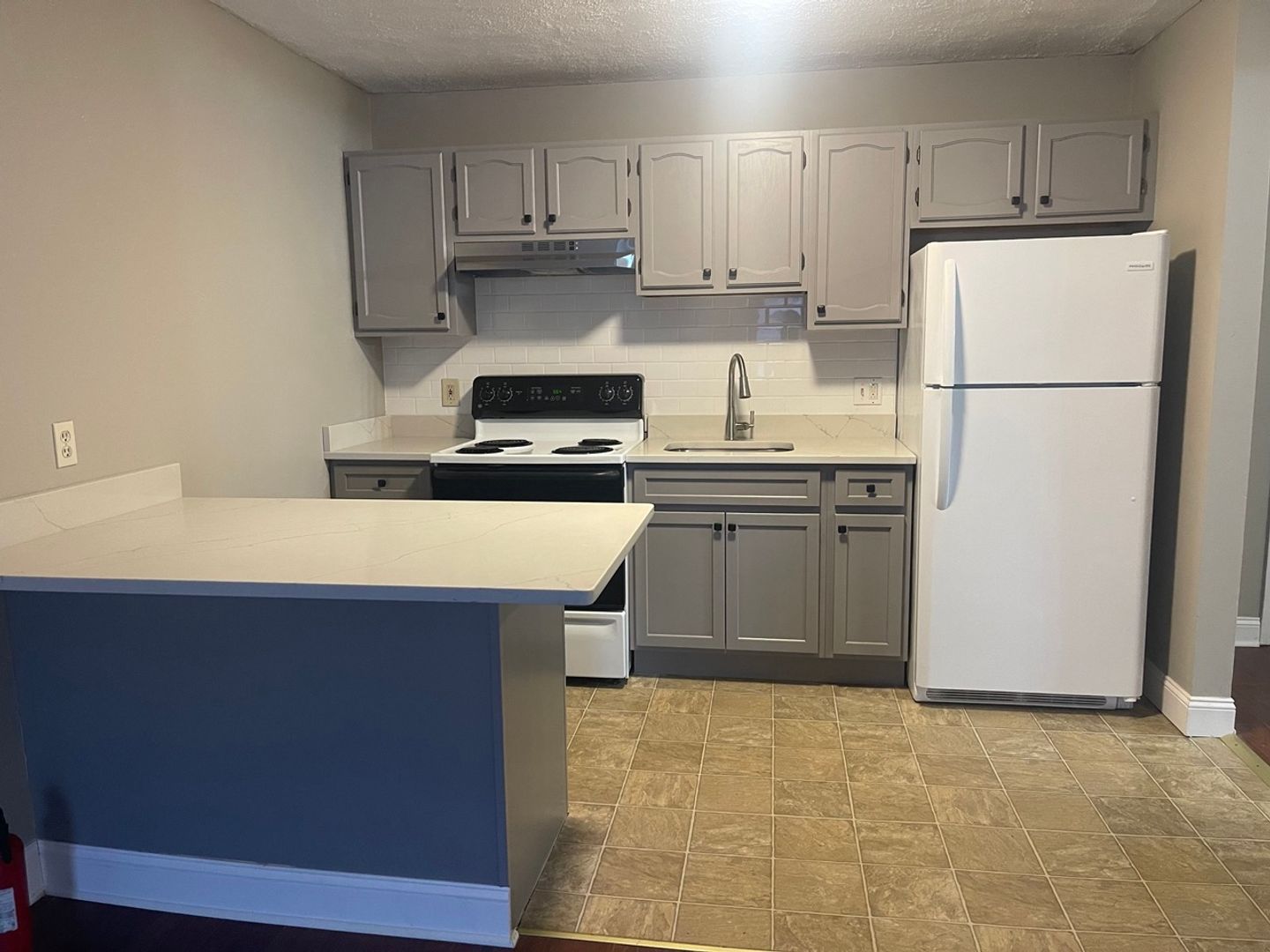 Meriden Condo: 289-291 Center st