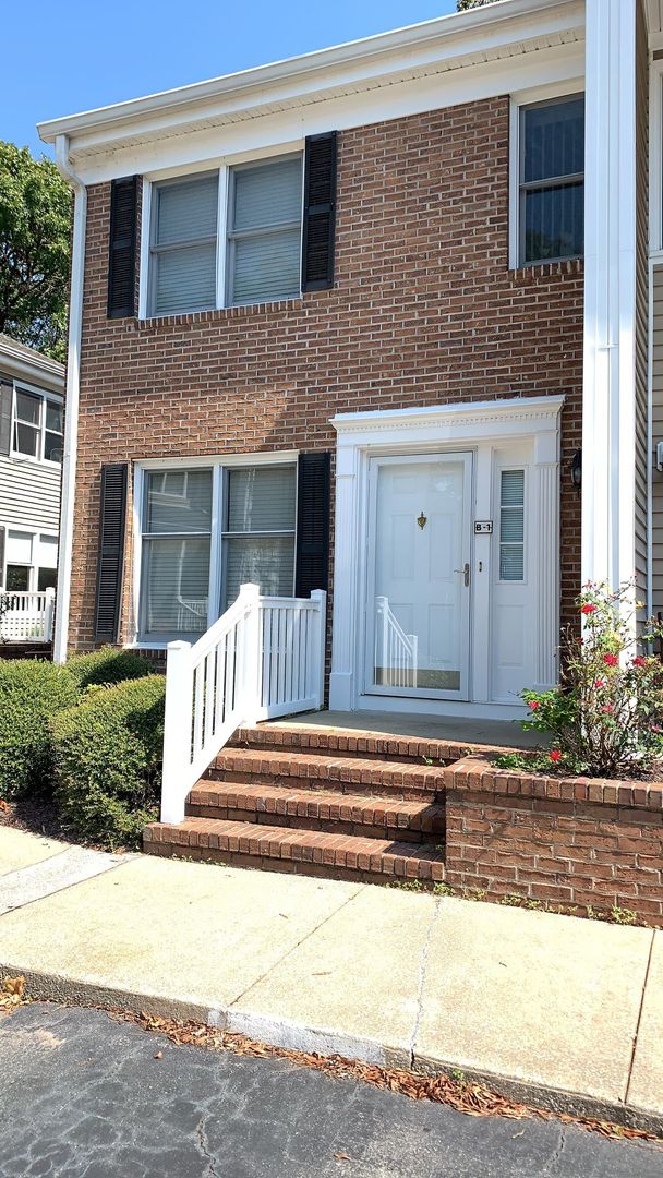 Myrtle Beach House: 6702 Jefferson Place