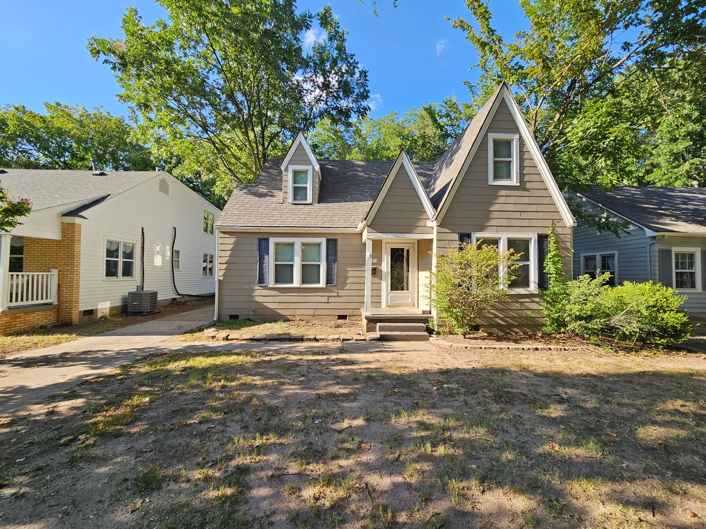 Norman House: 619 E Boyd