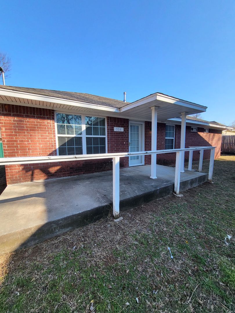 304 N 8th, Purcell, OK 73080