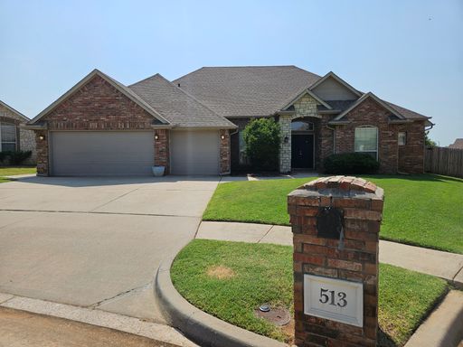 Over 2300 Sqft in Summit Lakes! (3) Bed, (2.5) Bath w/ Storm Shelter! – photo 1