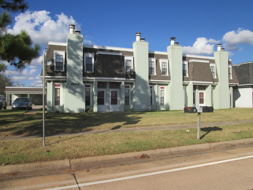 (2) Bed/(1.5) Bath Two-Story Townhome. End Unit Avail NOW! – photo 1
