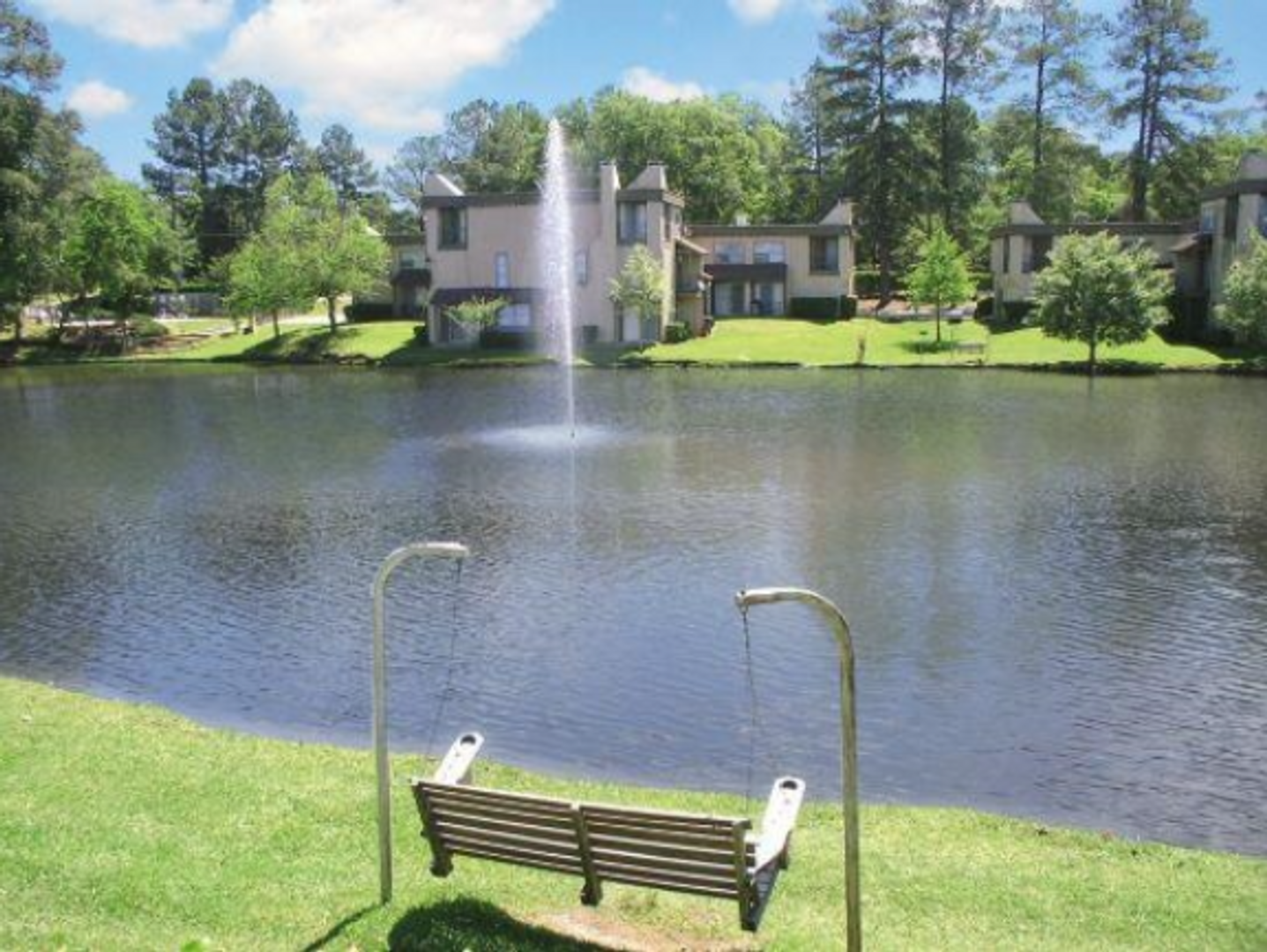 Longview Apartment: 1818 Judson Road