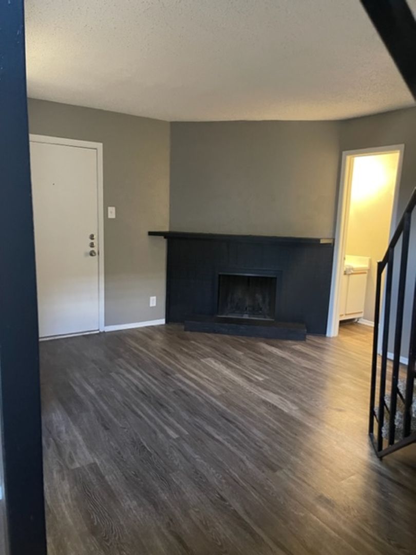 Longview Apartment: 1818 Judson Road