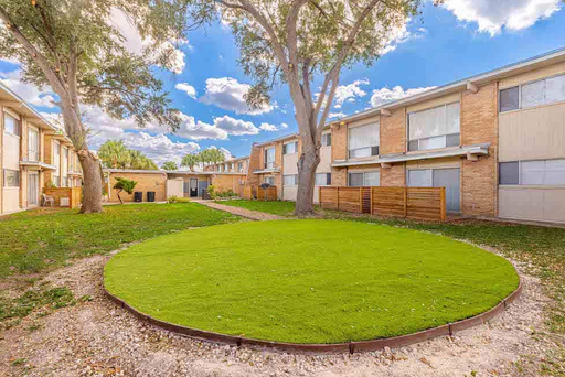 Seville - 301, 704 W. Corral Street
