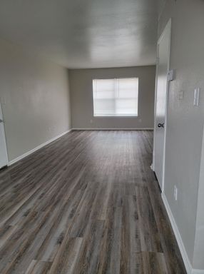 3 BR