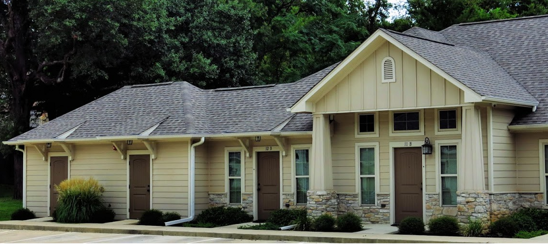 Tyler Apartment: 1126 E. Front Street