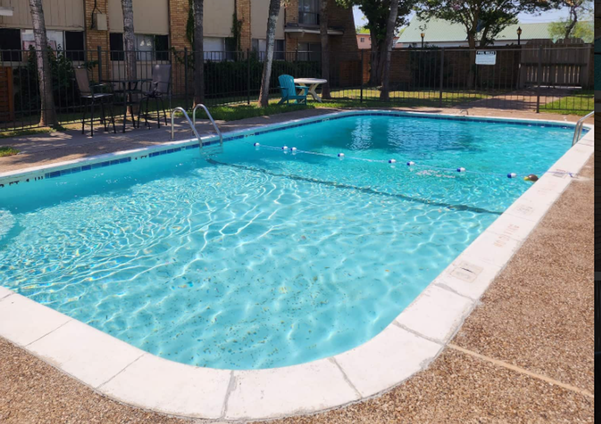 Kingsville Apartment: 704 W Corral Ave