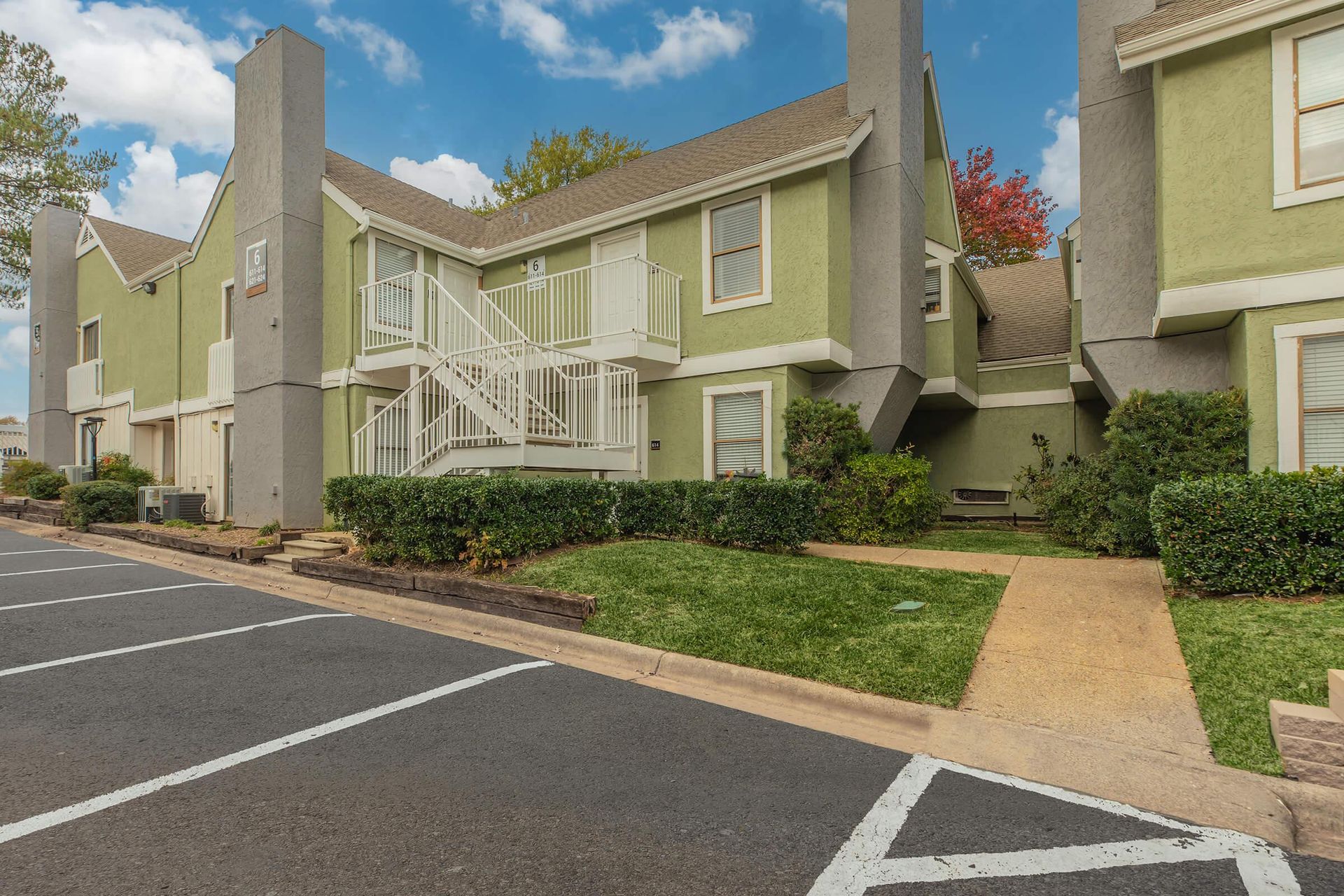 Tyler Apartment: 3304 Golden Road