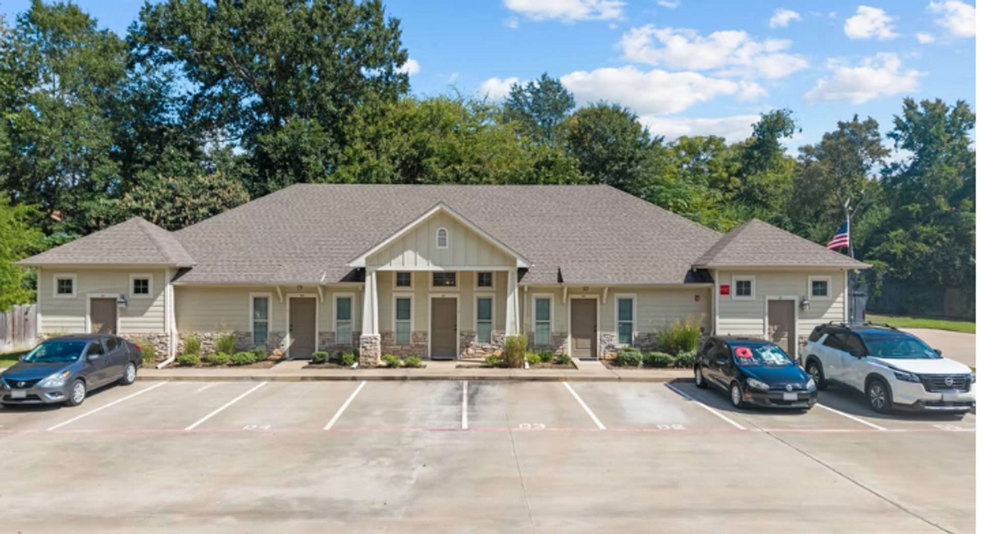 Tyler Apartment: 1126 E. Front Street