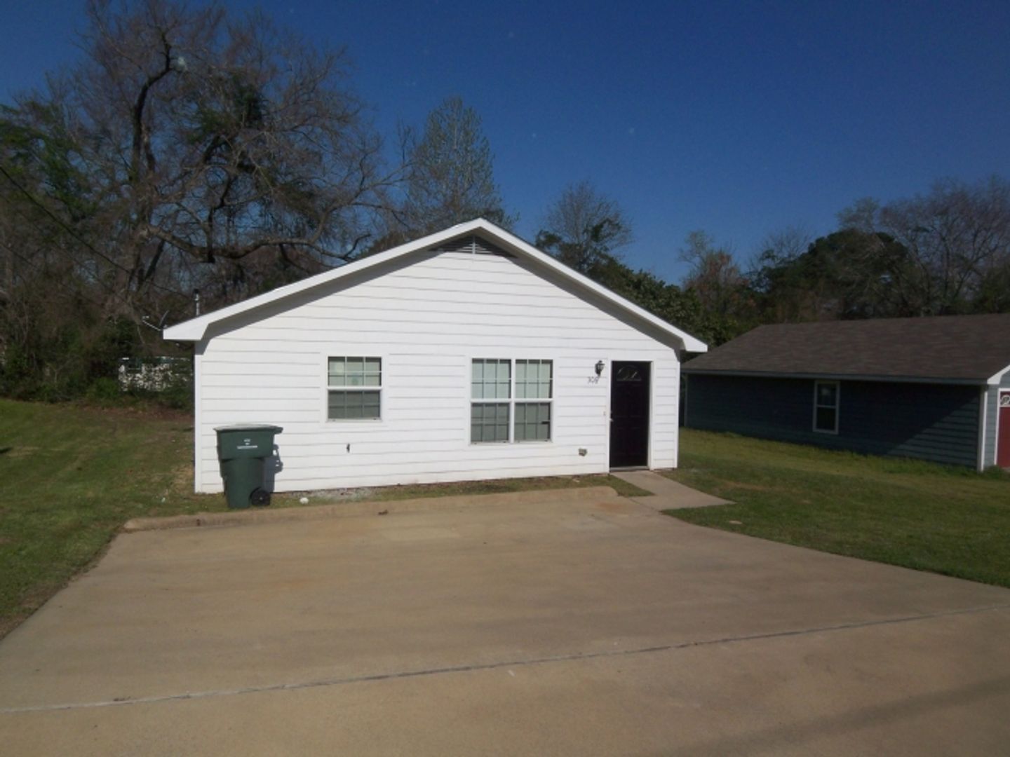 Nacogdoches House: 306 Scarborough St