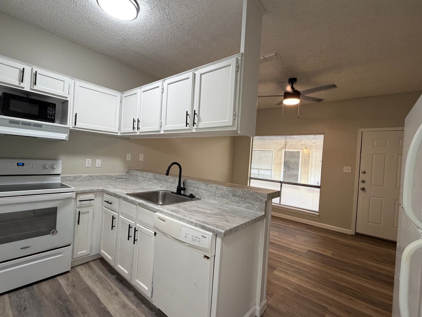 Nacogdoches House: 2120 Pearl St. #114