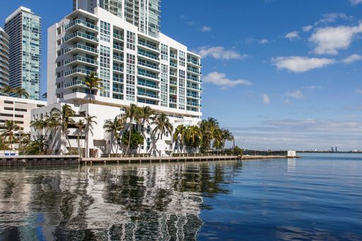 Moon bay 1 Bedroom 1 bathroom + den – photo 1