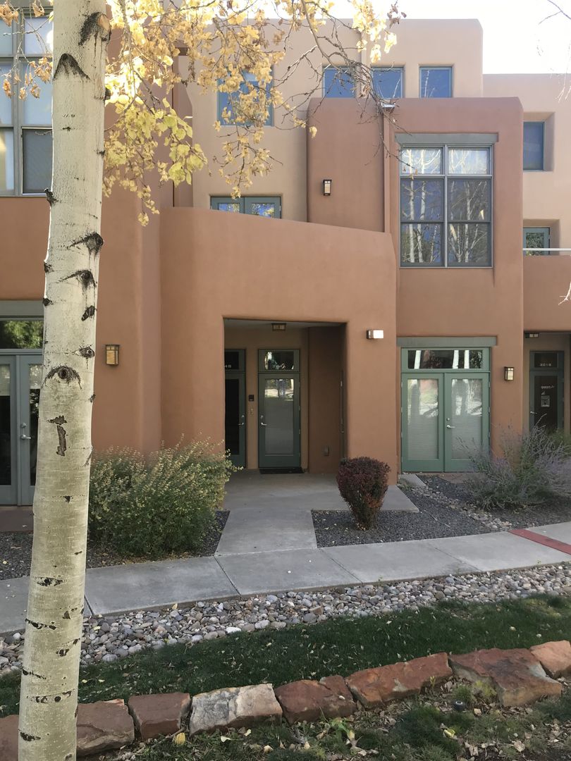 Santa Fe Condo: 1012 Marquez Pl., Unit 304B