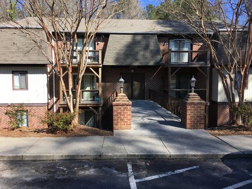 Convenient to Downtown Fuquay-Varina! W/S/T Included! Balcony! – photo 1