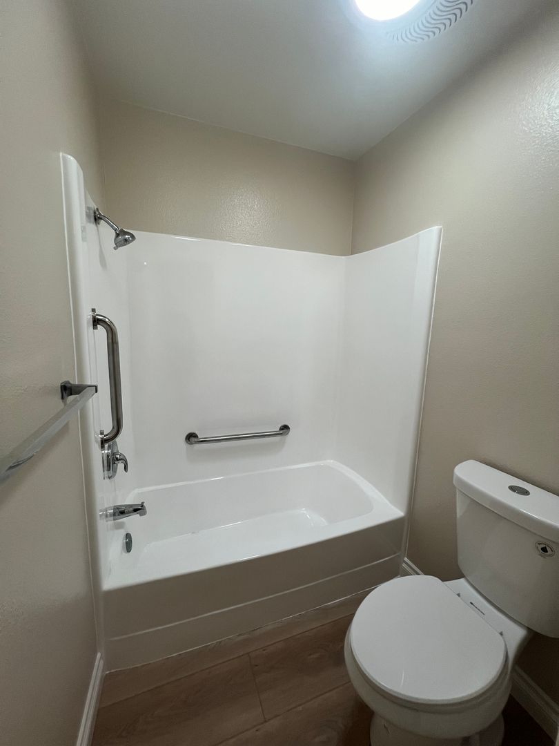 3234 Village 3, Camarillo, CA 93012