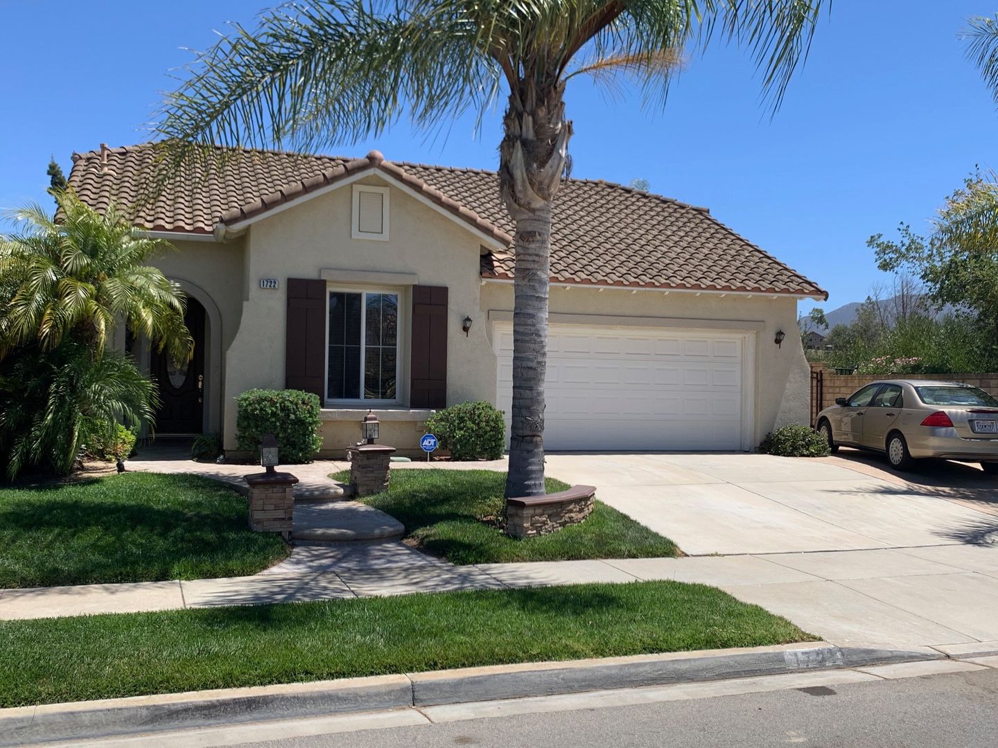 Camarillo House: 1722 Avenida Navidad