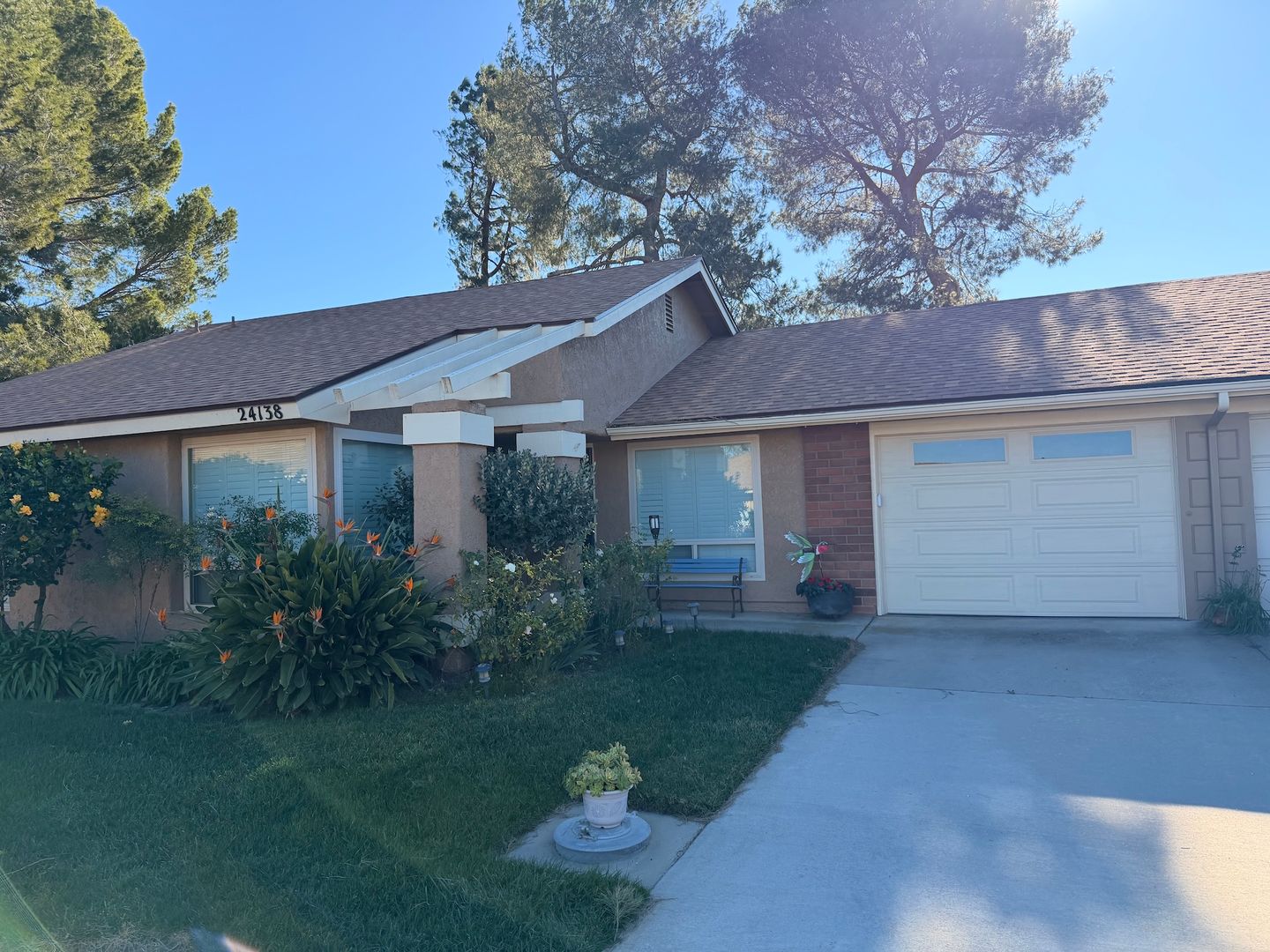 Camarillo Townhome: 24138 Village 24