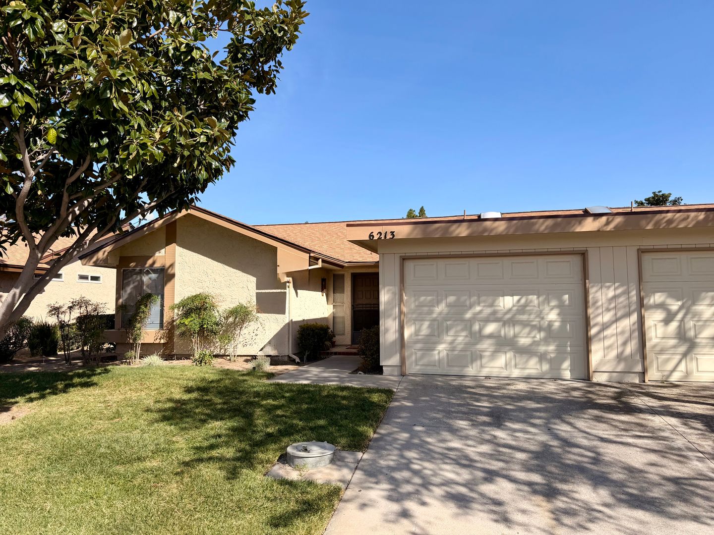 Camarillo Townhome: 6213 Village 6