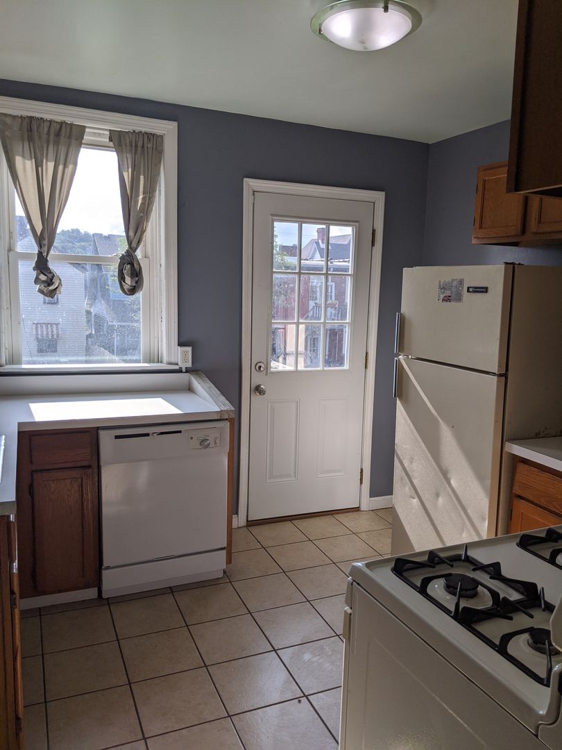 PITTSBURGH Apartment: 3244 DAWSON