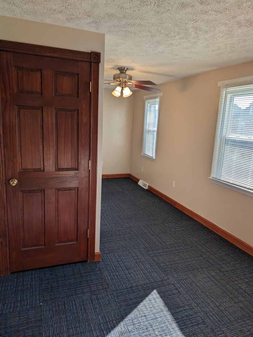 Canonsburg Apartment: 318 West College Ave