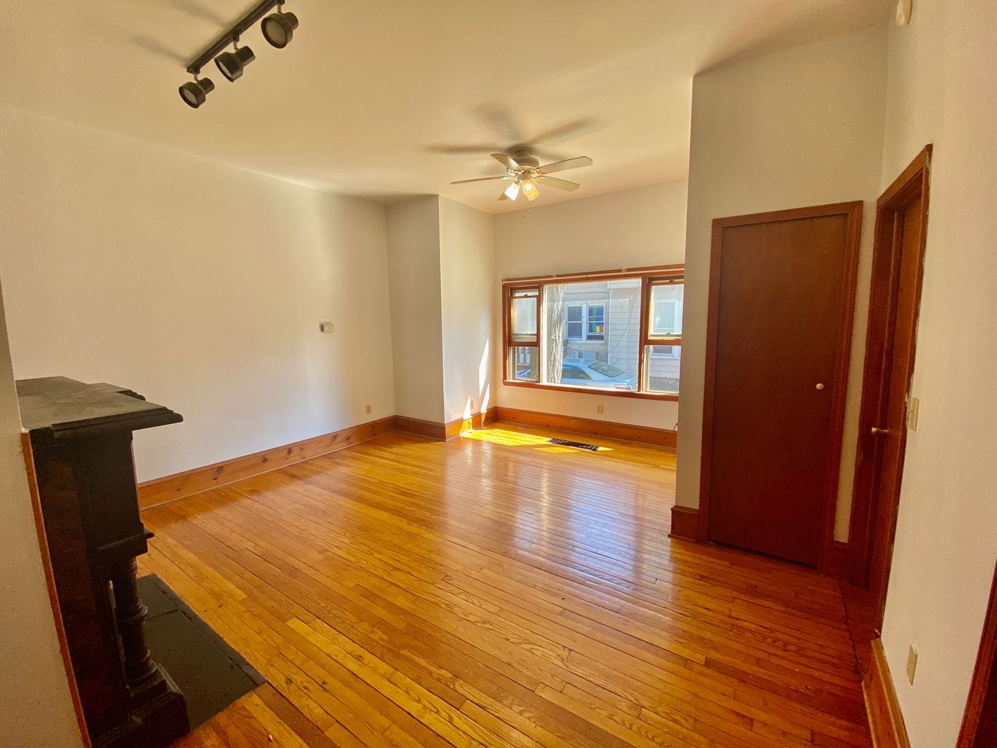 Ypsilanti Apartment: 212 N. Hamilton St