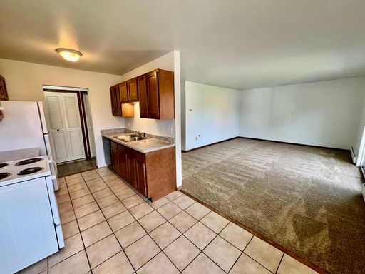 2873 Golfside Dr, # 64, Ypsilanti, MI 48197