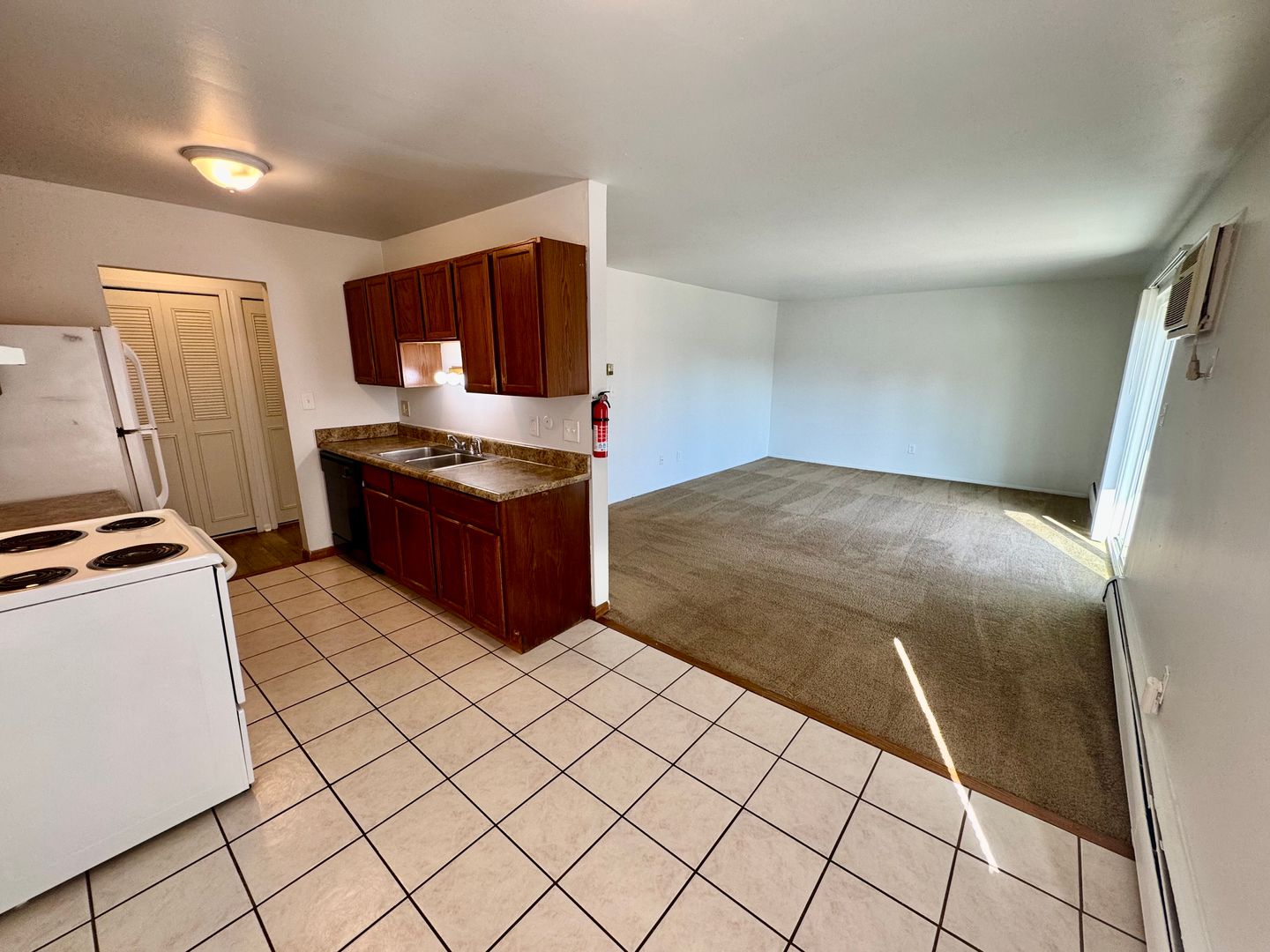 Ypsilanti Apartment: 2811 Golfside Dr