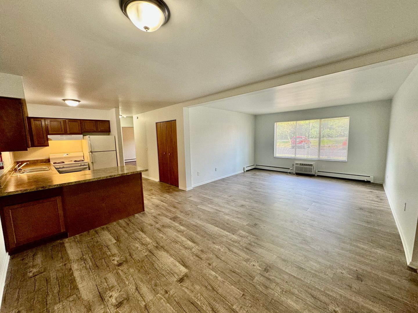 Ypsilanti Apartment: 1573 S. Congress St