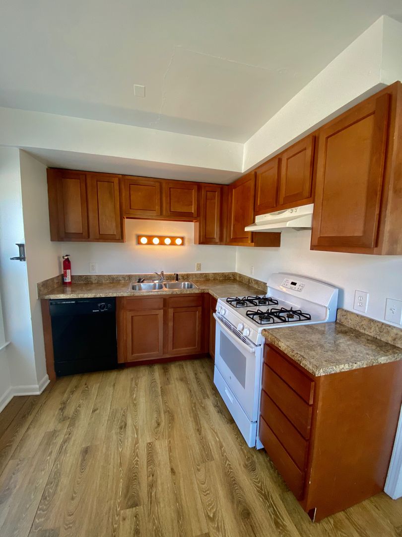 Ypsilanti House: 408 Perrin St