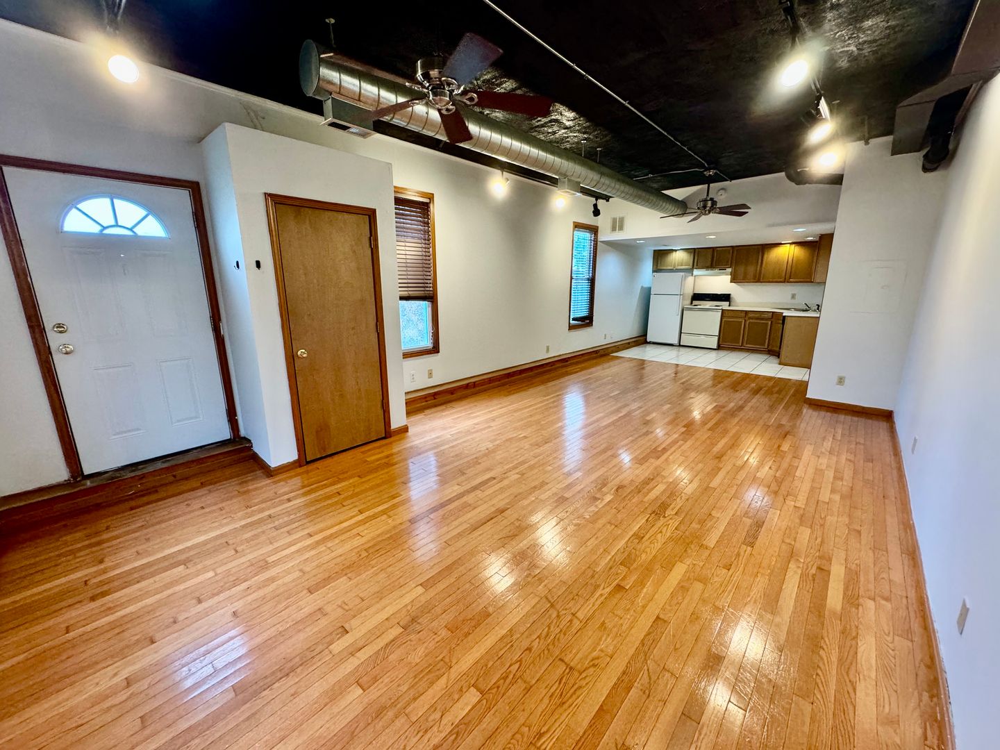 Ypsilanti Apartment: 400 Perrin St.