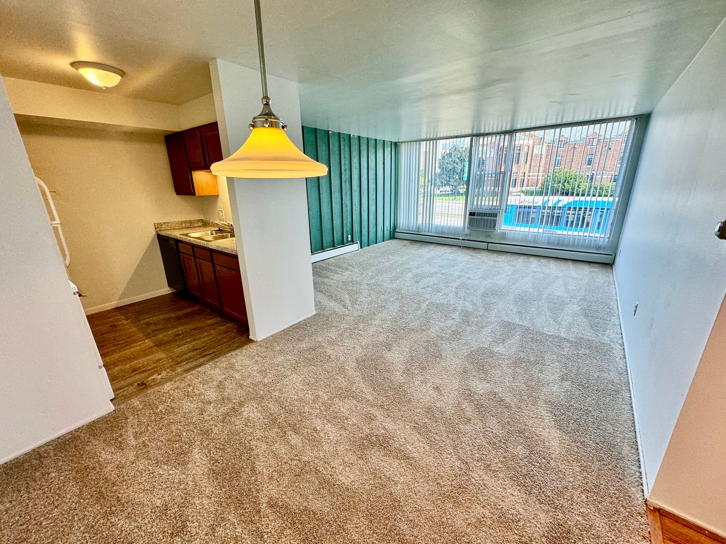 Ypsilanti Apartment: 913 Washtenaw Ave