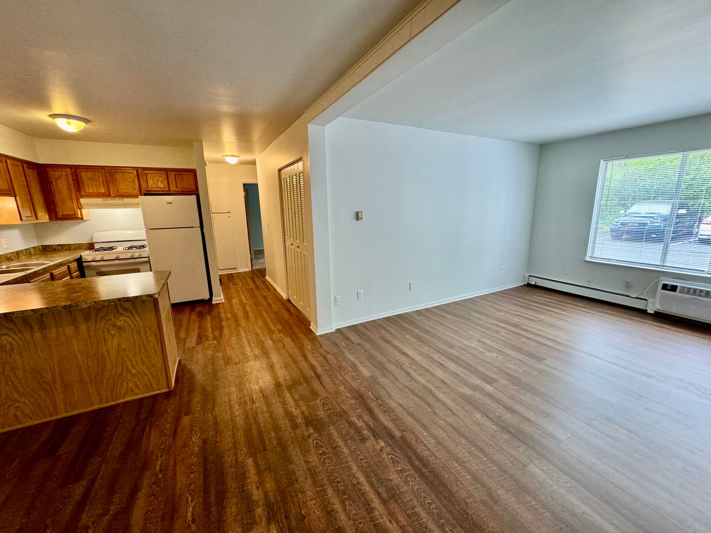 Ypsilanti Apartment: 1573 S. Congress St