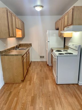 Remodeled 1 Bd. at Greenway Park – photo 1