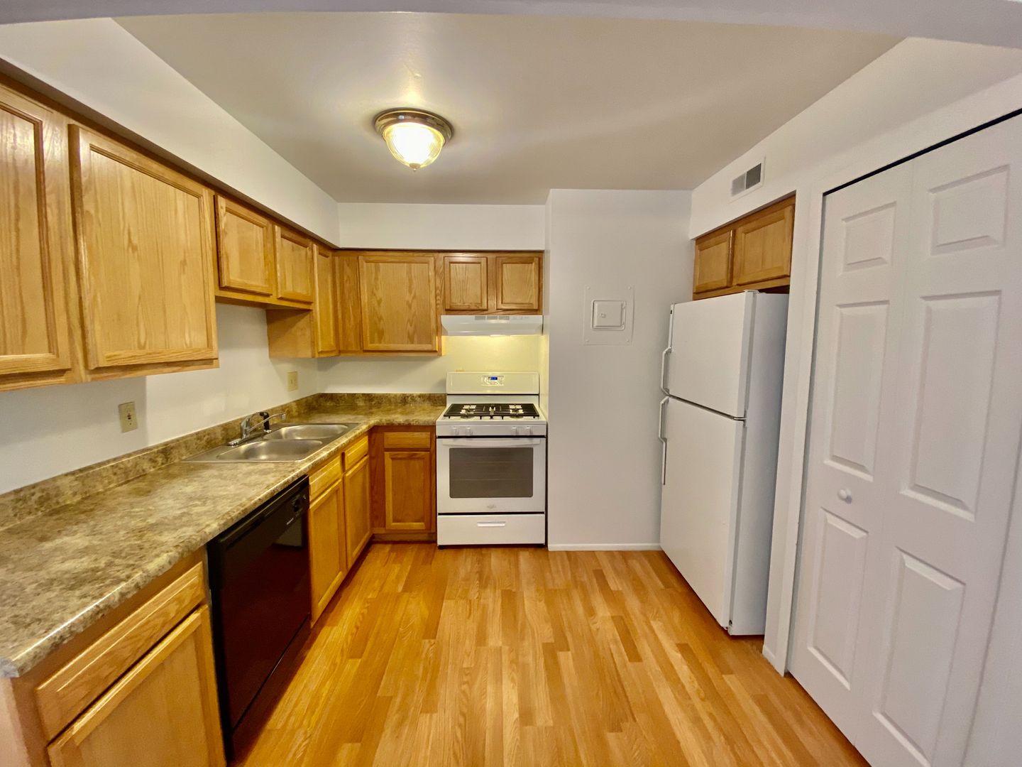 Brighton Apartment: 609 Flint Rd.