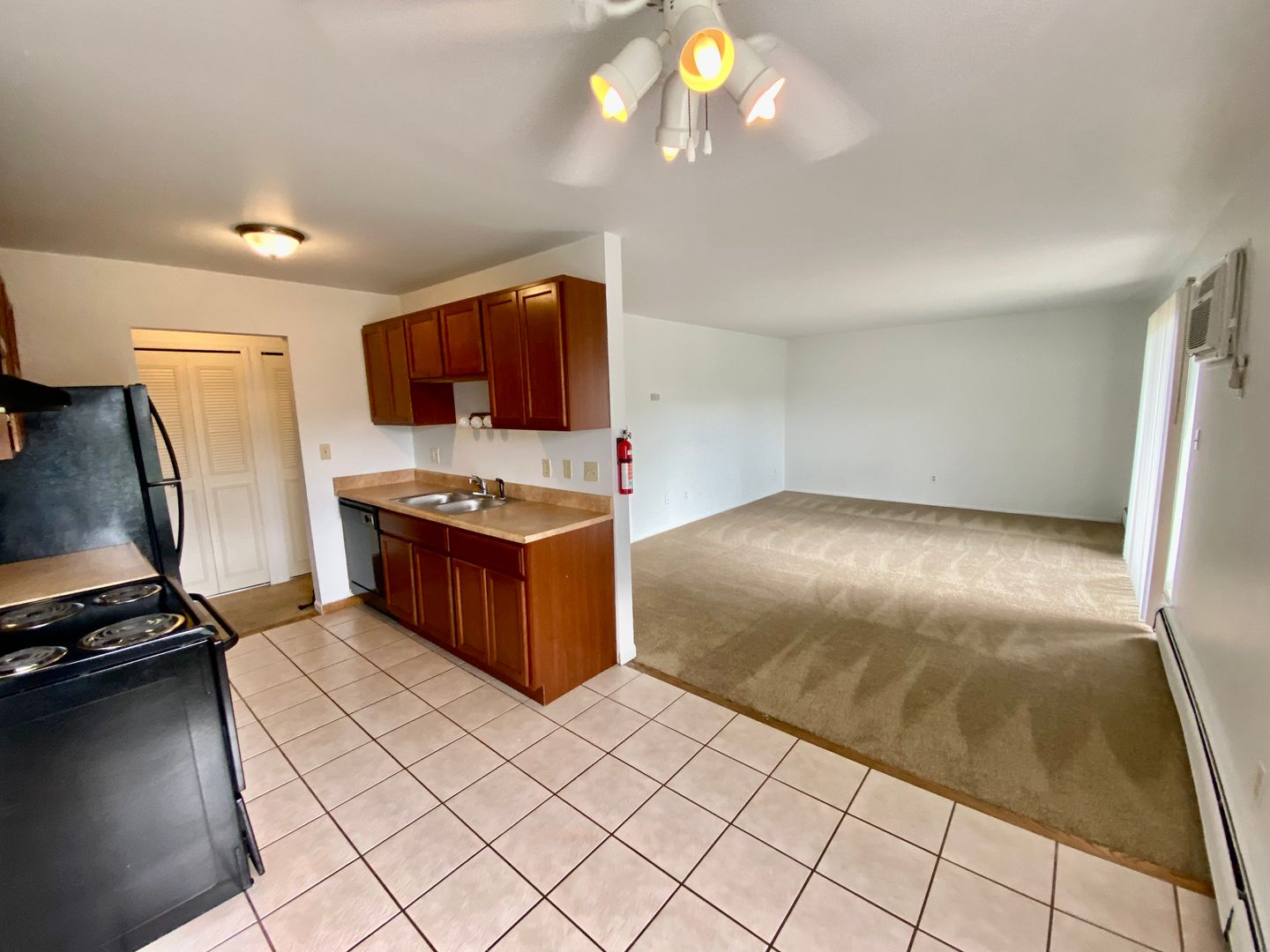 Ypsilanti Apartment: 2811 Golfside Dr