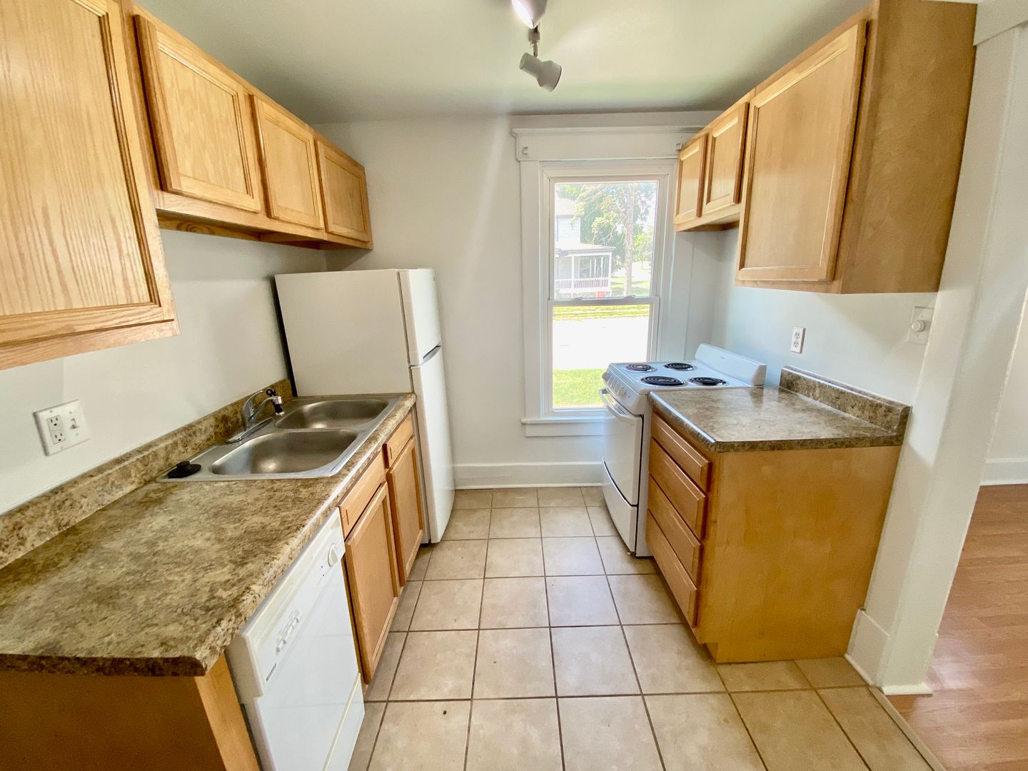 Ypsilanti Apartment: 419 Washtenaw